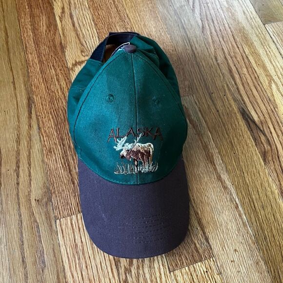 NWT Green and Black Alaska Moose Cap - Picture 2 of 4